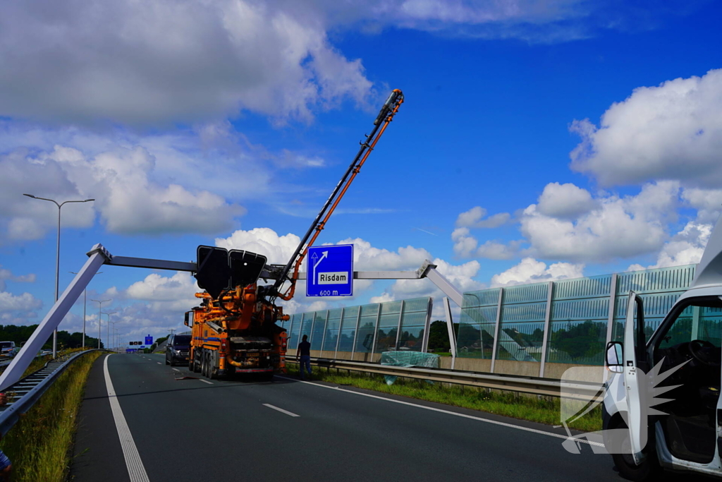 Vrachtwagen ramt matrixborden