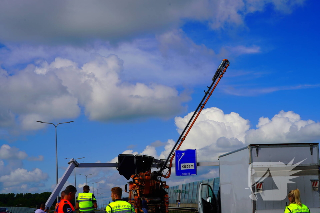 Vrachtwagen ramt matrixborden