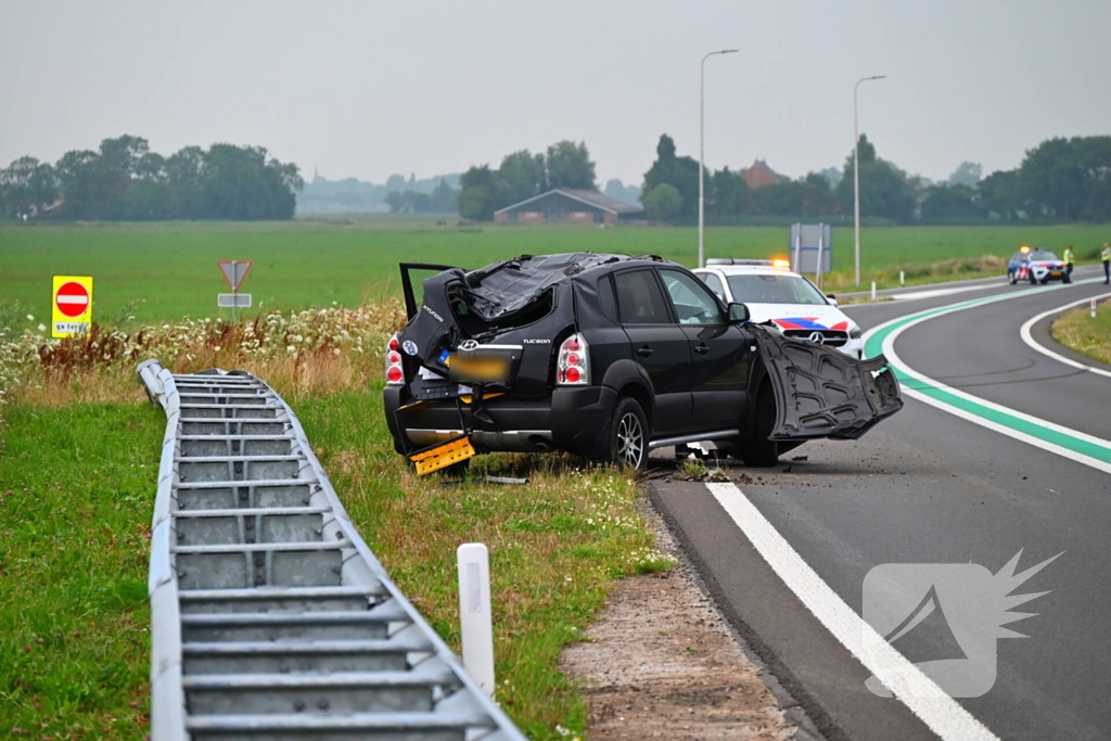 Auto crasht nabij nieuwe afslag