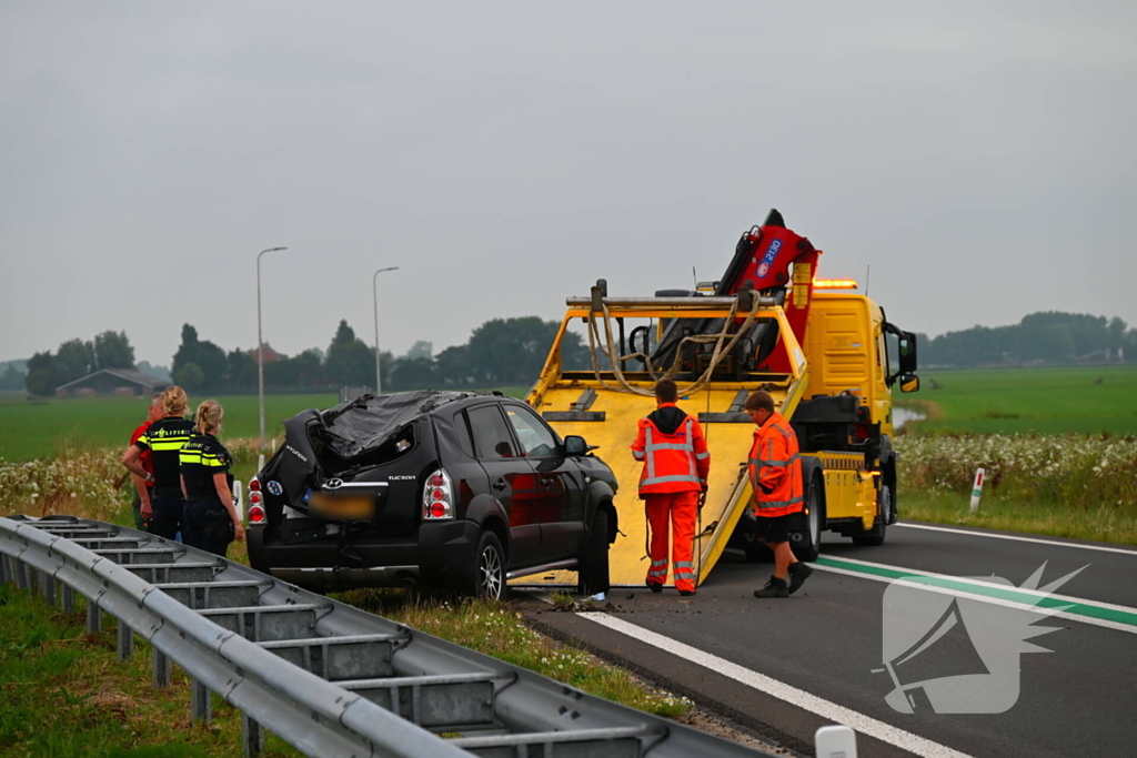 Auto crasht nabij nieuwe afslag
