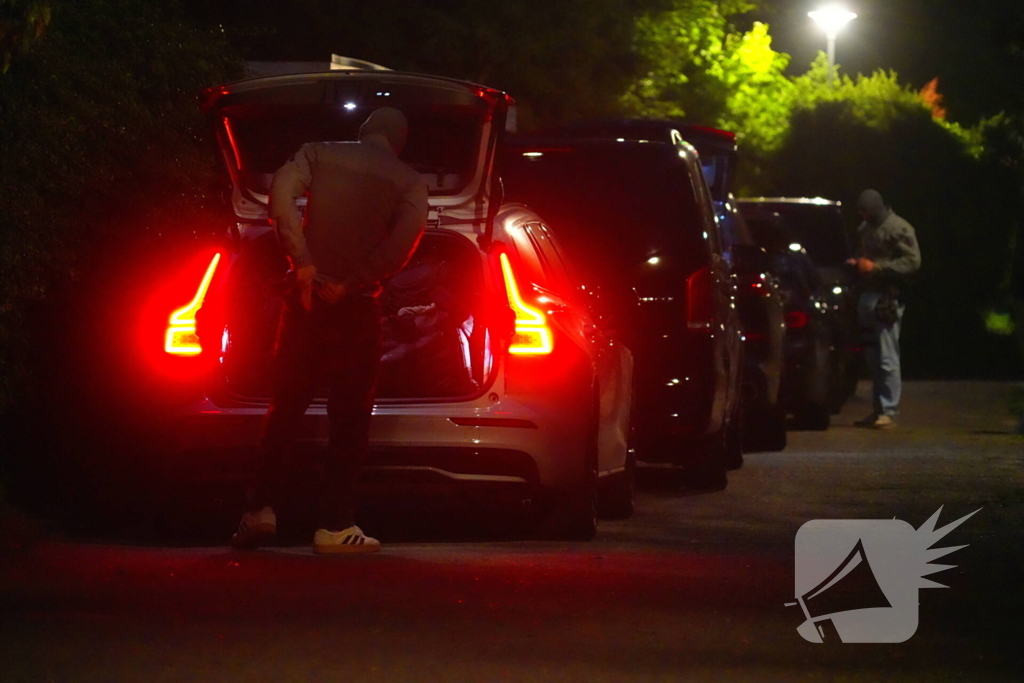 DSI valt woning in flat binnen en houdt verdachte aan