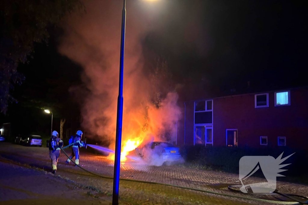 Motorcompartiment brandt volledig uit