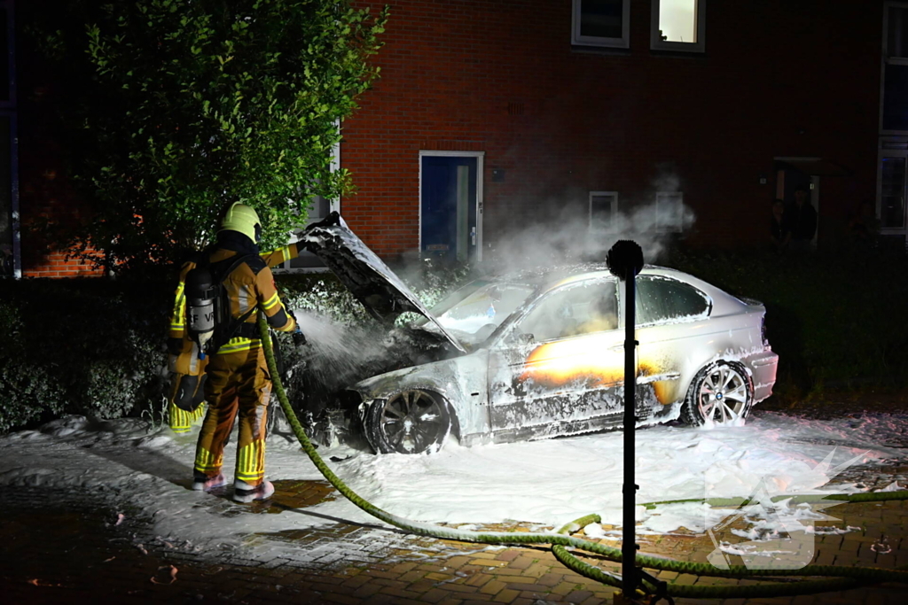 Motorcompartiment brandt volledig uit