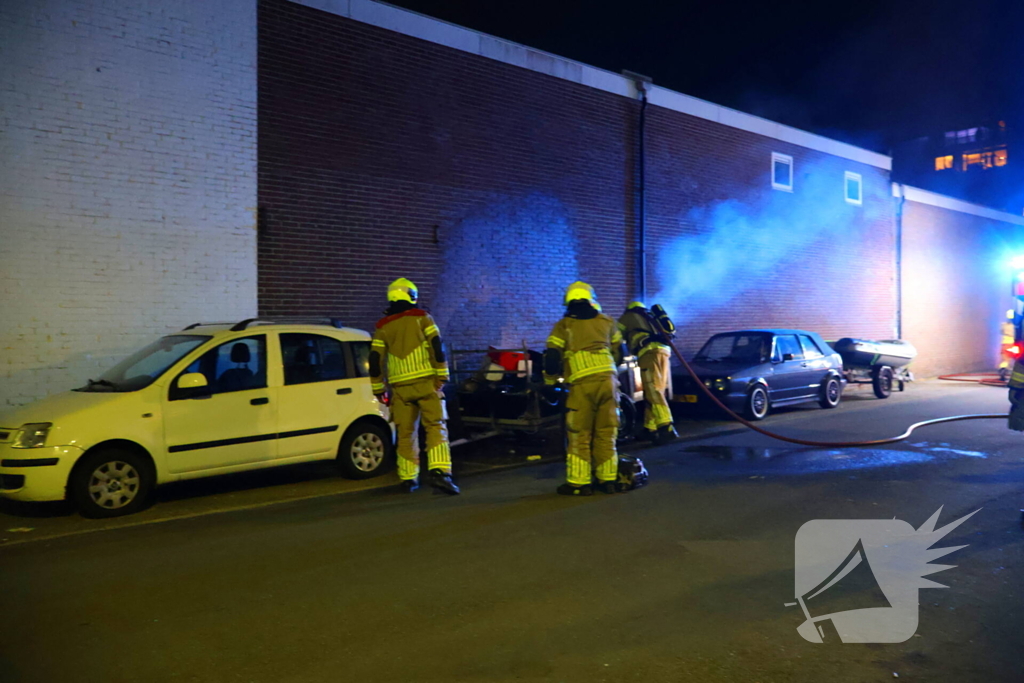 Alerte bewoner meldt vlammen vanaf industrieterrein