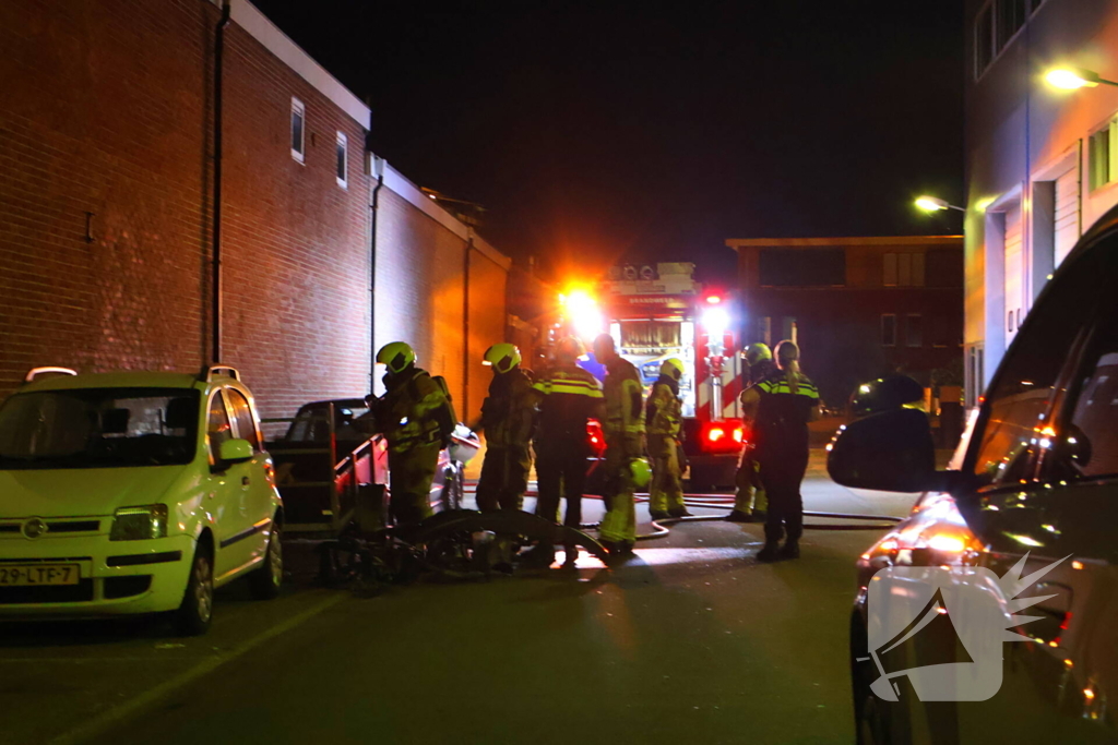 Alerte bewoner meldt vlammen vanaf industrieterrein