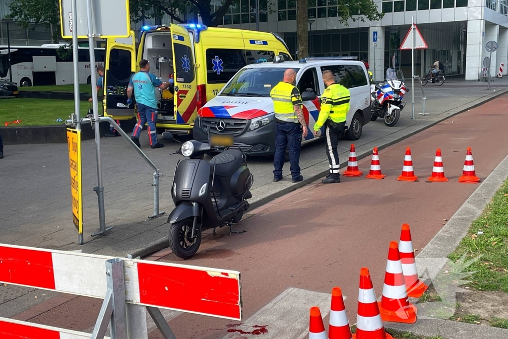 Zwaargewonden na botsing tussen fietser en scooter