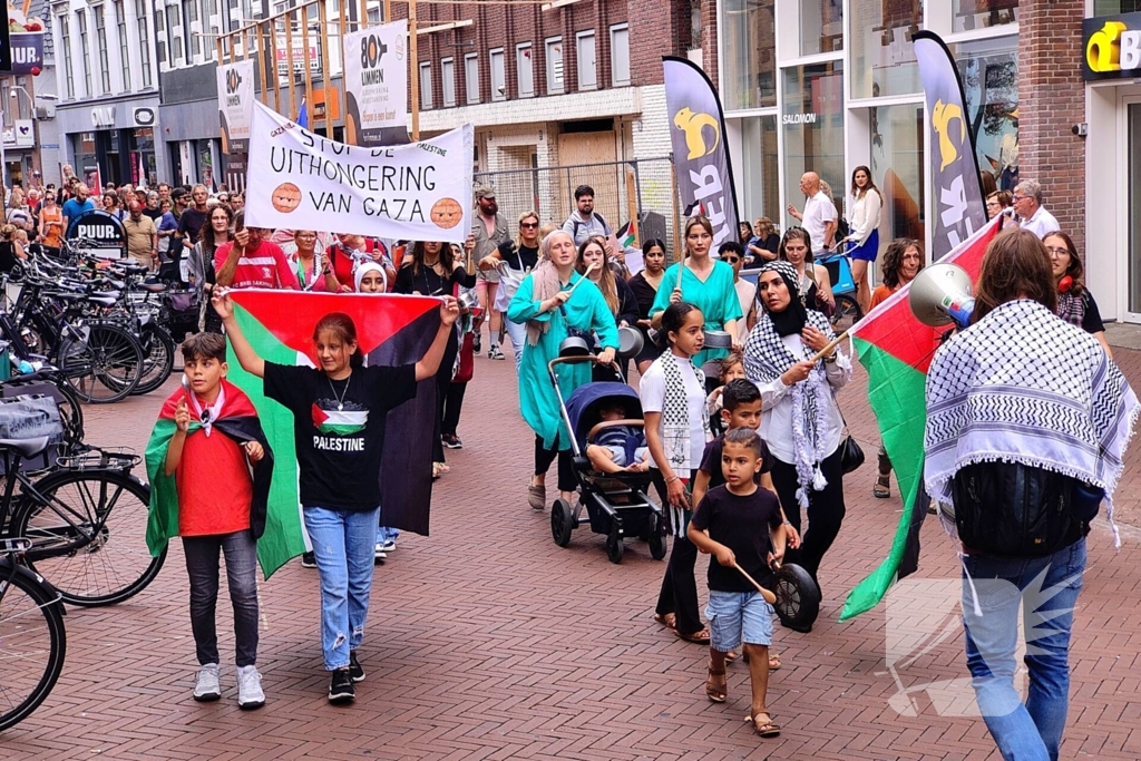 Demonstratie tegen hongersnood trekt aandacht