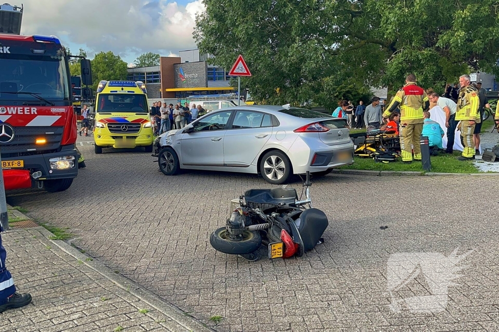 Brommerrijder zwaargewond bij aanrijding