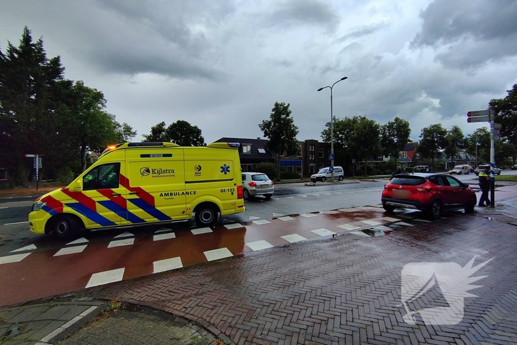 Botsing op kruising zorgt voor letsel