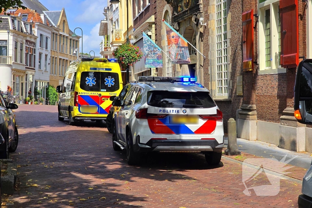 Arts en ambulance met spoed naar ziekenhuis