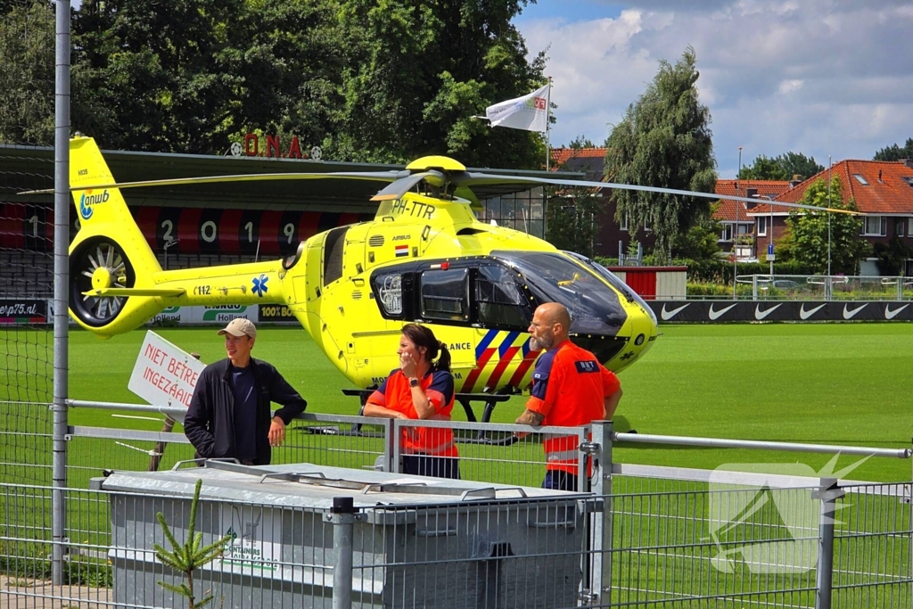 Arts en ambulance met spoed naar ziekenhuis