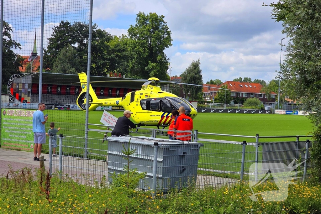 Arts en ambulance met spoed naar ziekenhuis