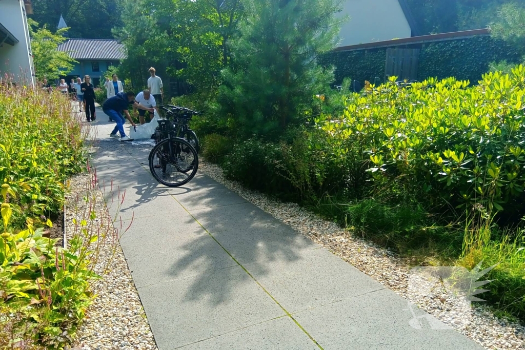 Oplettende omstanders blussen fietsbrand