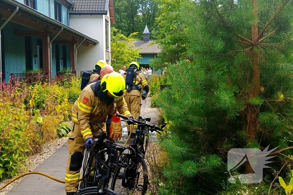 Oplettende omstanders blussen fietsbrand