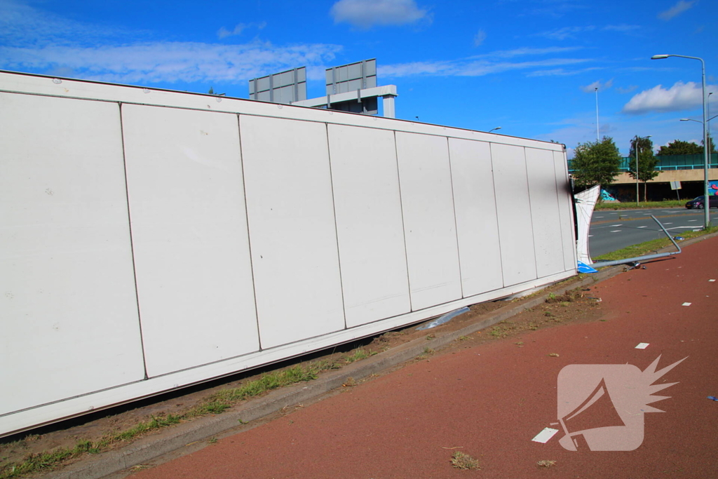 Vrachtwagen slaat om