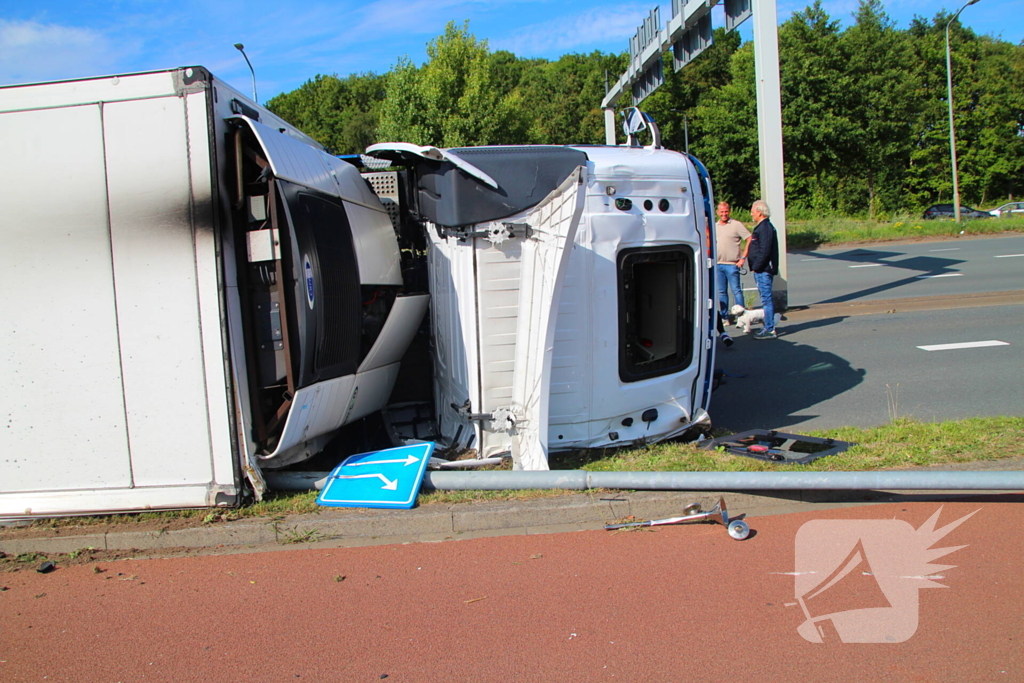 Vrachtwagen slaat om
