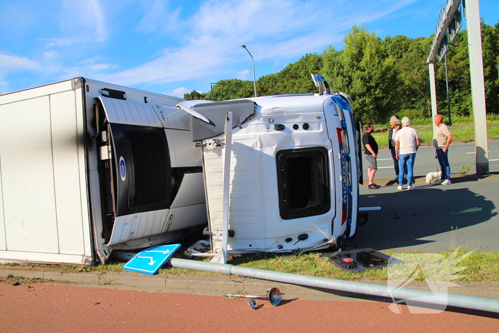 Vrachtwagen slaat om
