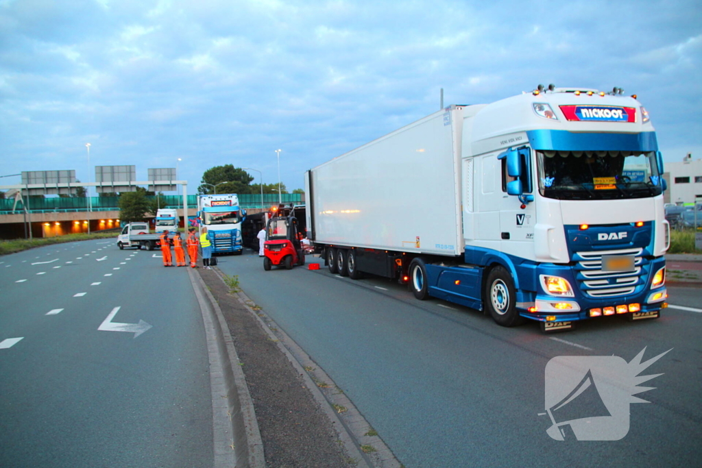 Vrachtwagen slaat om