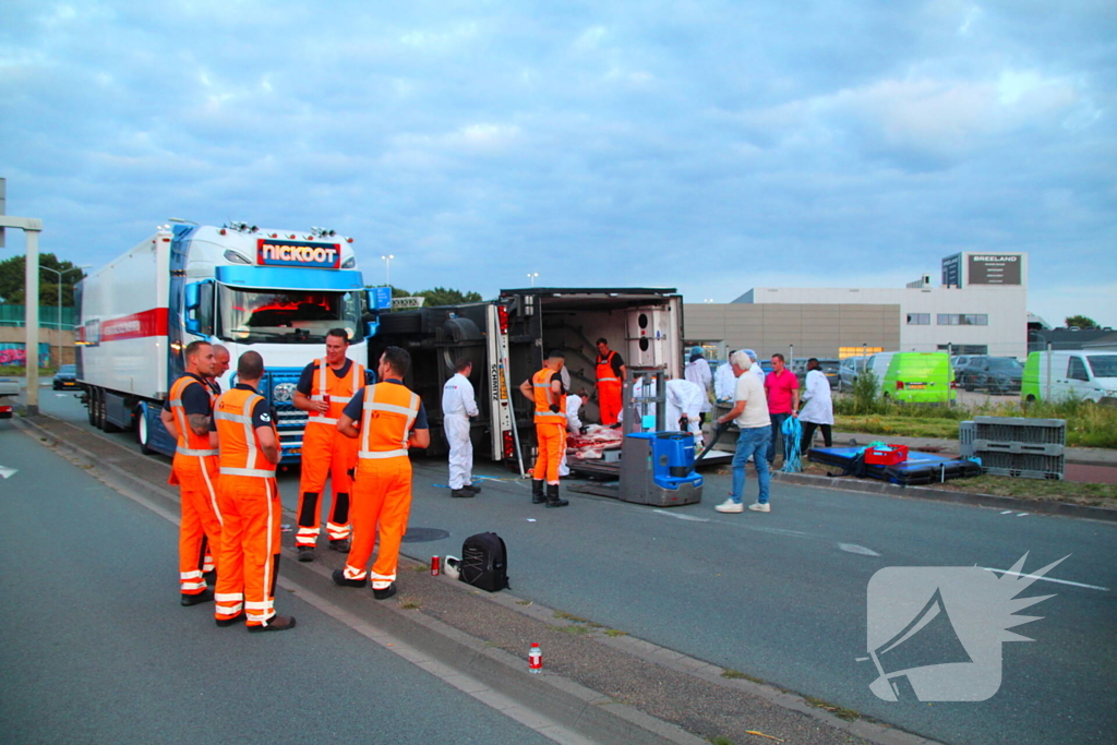 Vrachtwagen slaat om