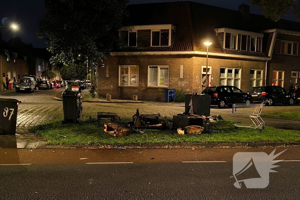Brandend grofvuil snel geblust