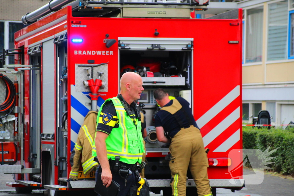 Flatwoningbrand met grote inzet hulpdiensten