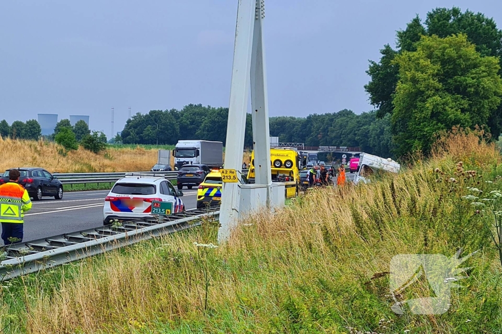 Bestuurder verliest macht over camper