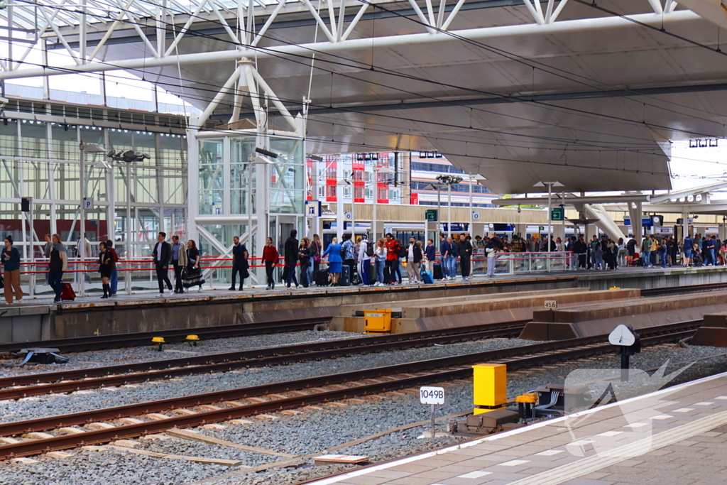 Defecte bovenleiding leidt tot grote vertragingen