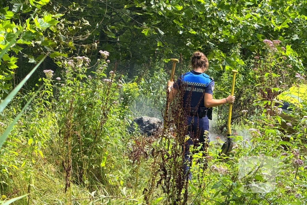 Buitenbrand door snoeiafval snel geblust