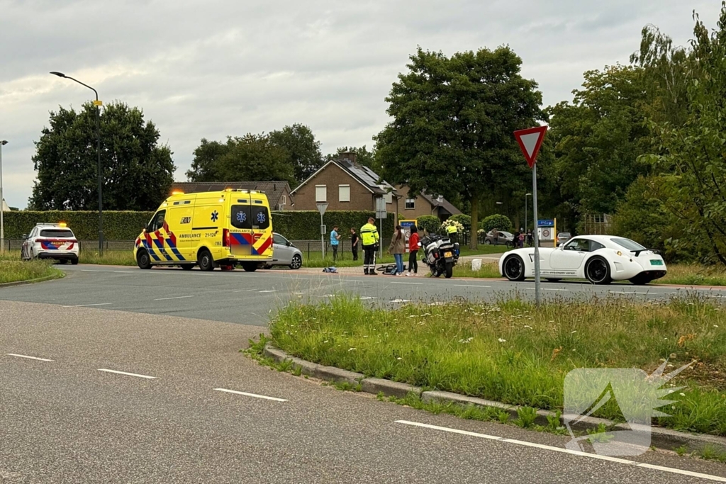 Fietser gewond na aanrijding met auto