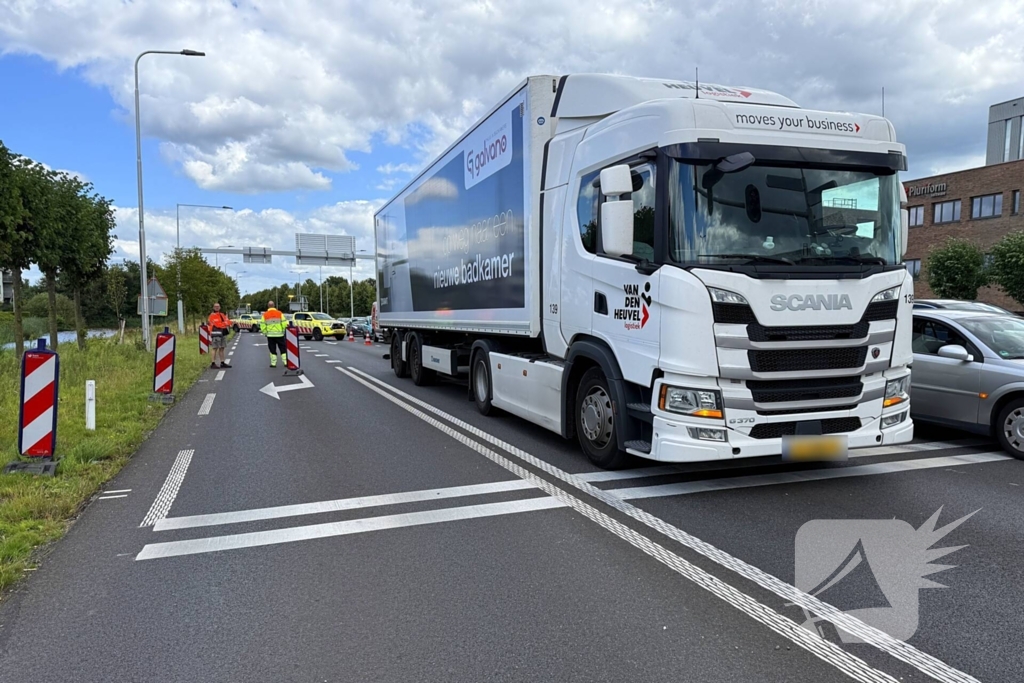 Vrachtwagen met pech veroorzaakt lange file