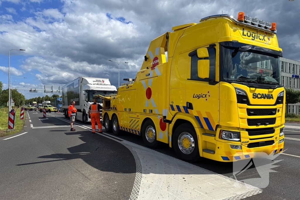 Vrachtwagen met pech veroorzaakt lange file
