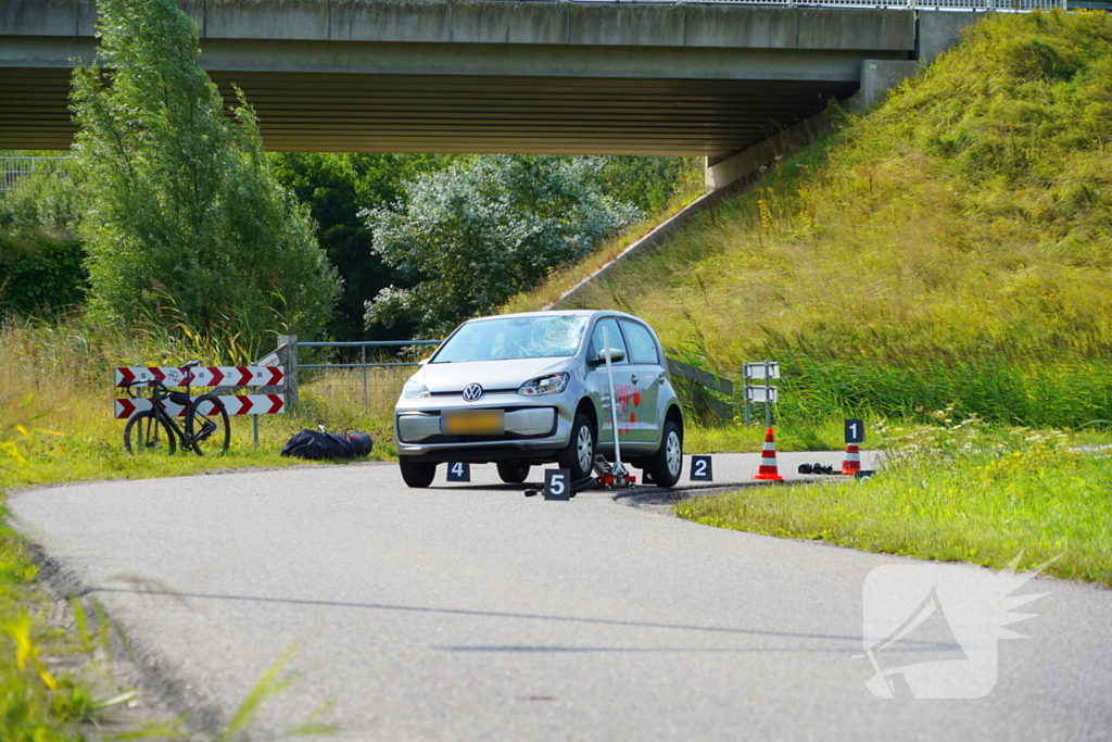 Fietser dodelijk aangereden door auto