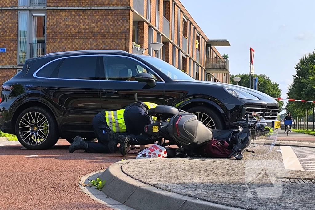 Scooterrijder gewond na ongeval met auto