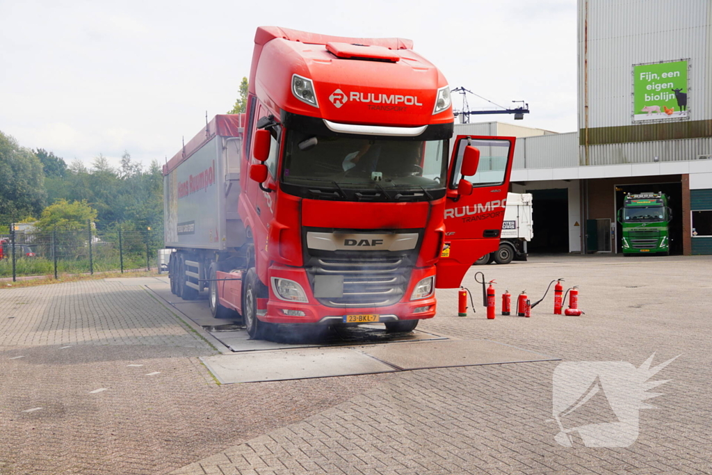 Brand in vrachtwagen snel aangepakt