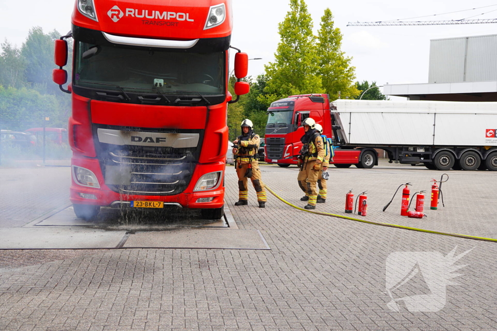 Brand in vrachtwagen snel aangepakt