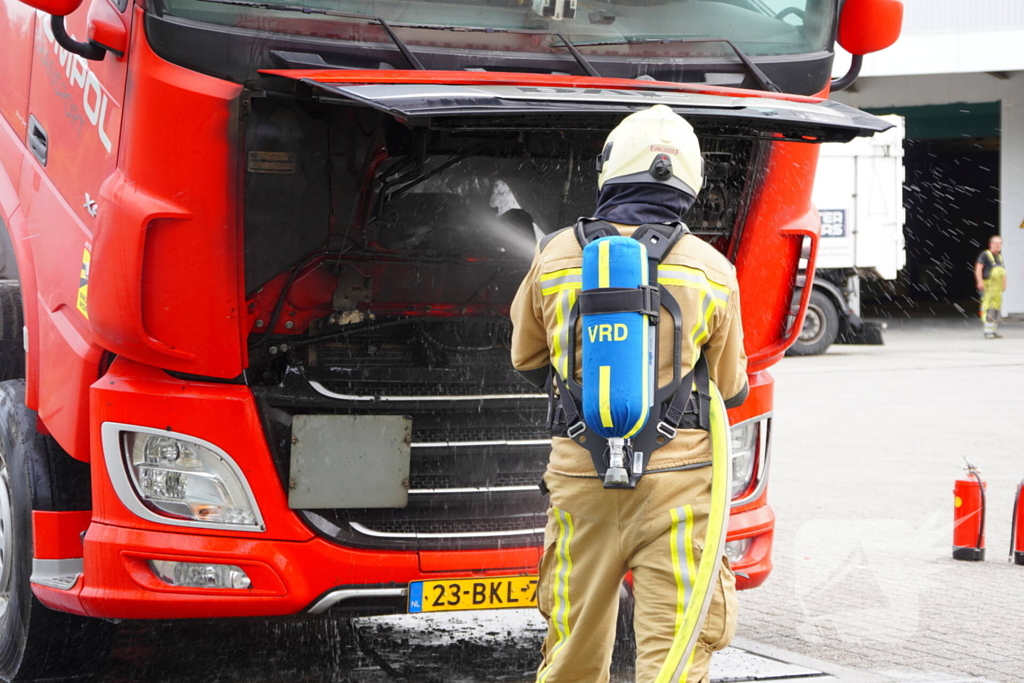 Brand in vrachtwagen snel aangepakt