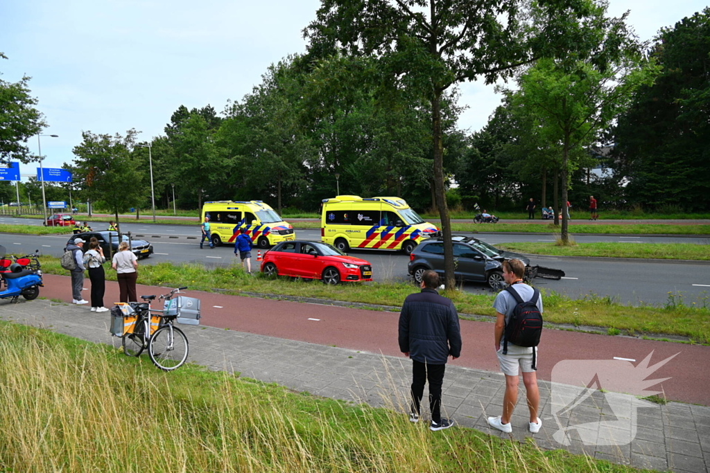Brandweer bevrijdt aangeslagen bestuurder