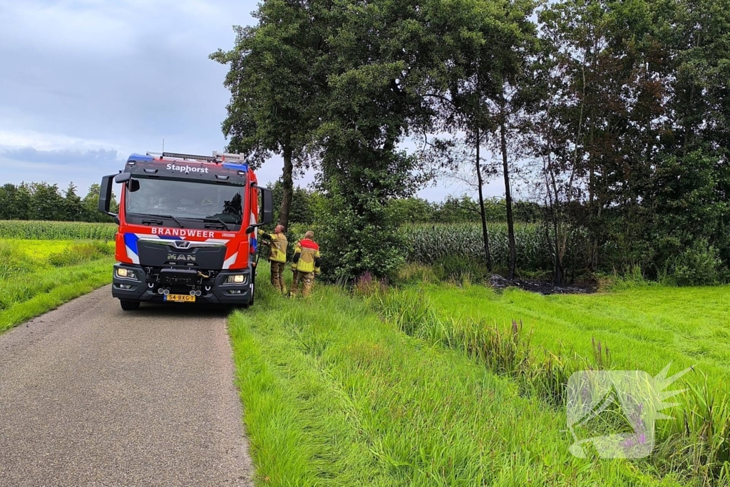 Vuur in berm snel onder controle