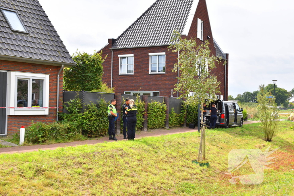 Vrouw gevonden onder verdachte omstandigheden