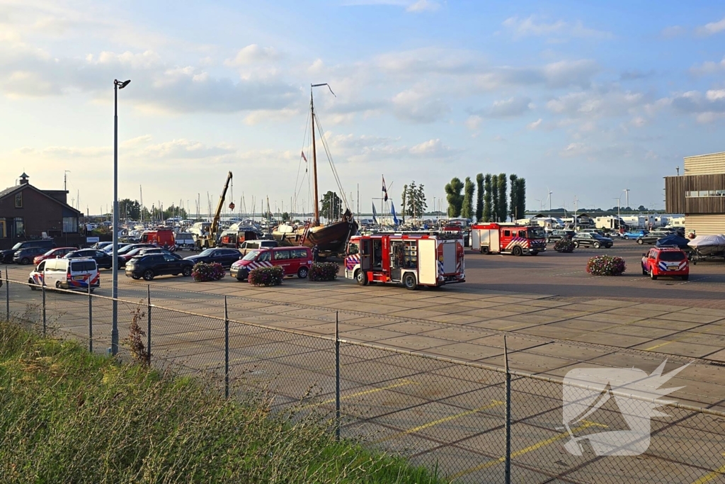 Persoon te water op Eemmeer