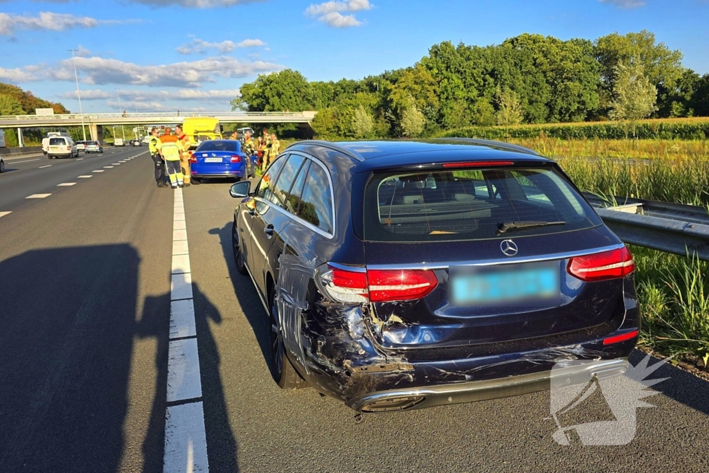 Gevluchte bestuurder na botsing op snelweg door politiehelikopter gevonden