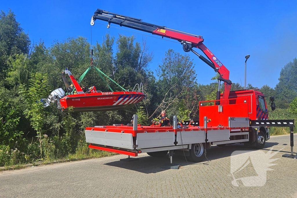 Brand woedt in pleziervaartuig