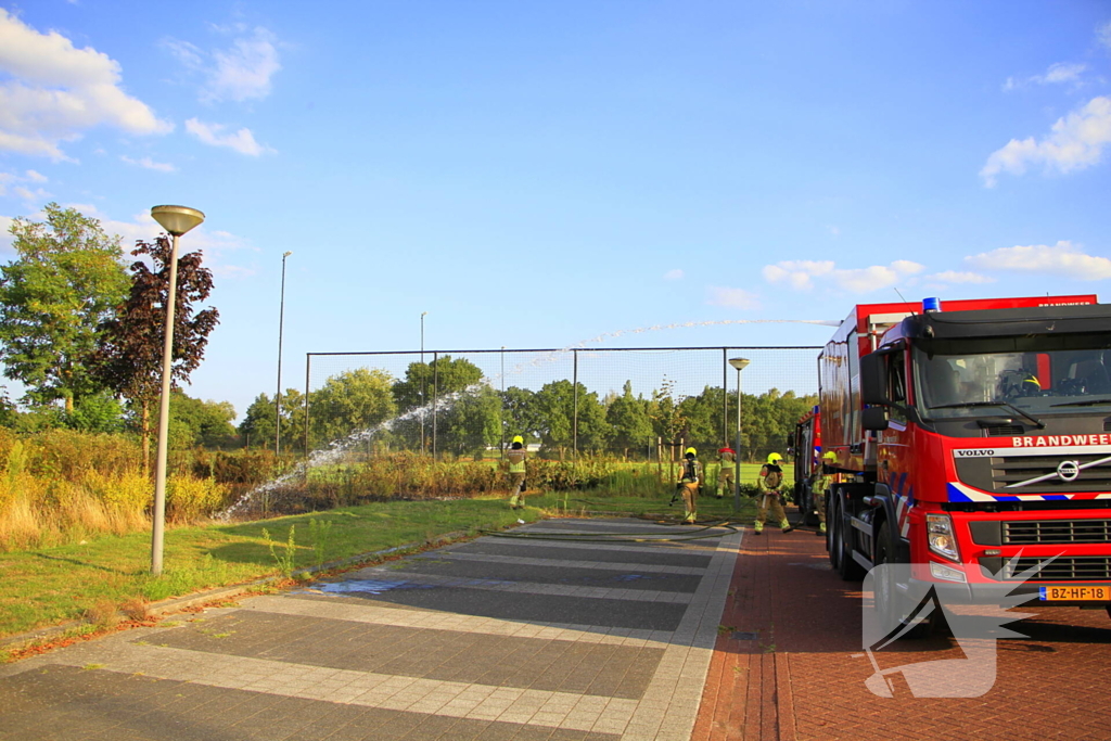 Brand in berm leidt tot rookontwikkeling