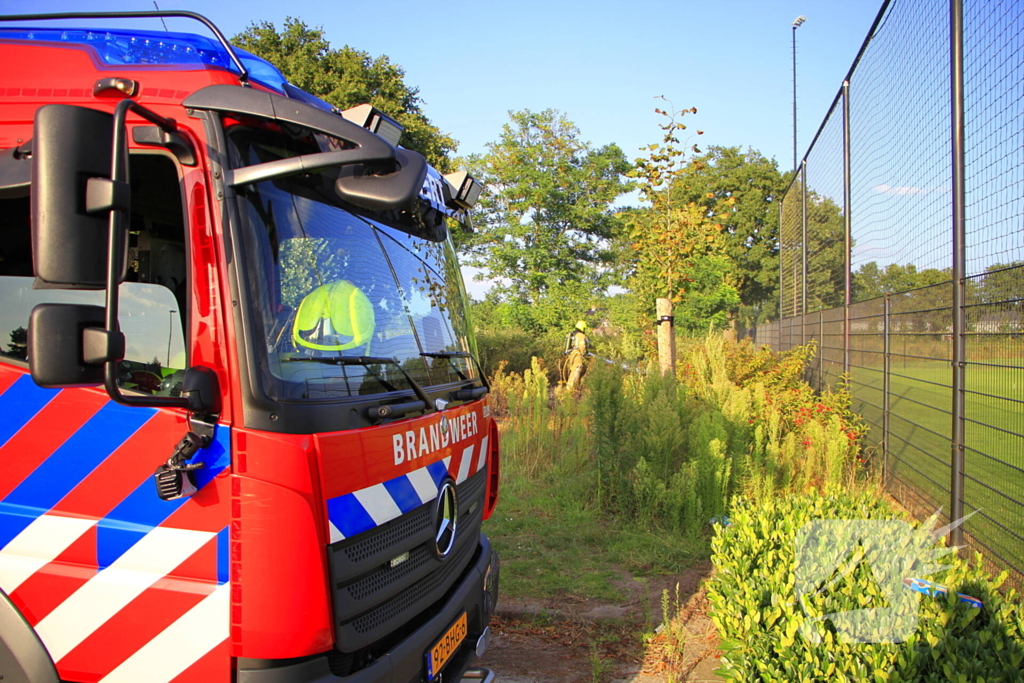Brand in berm leidt tot rookontwikkeling