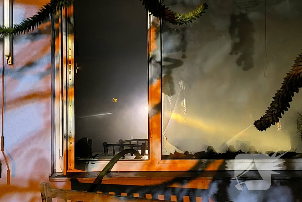 Veel rookontwikkeling bij woningbrand