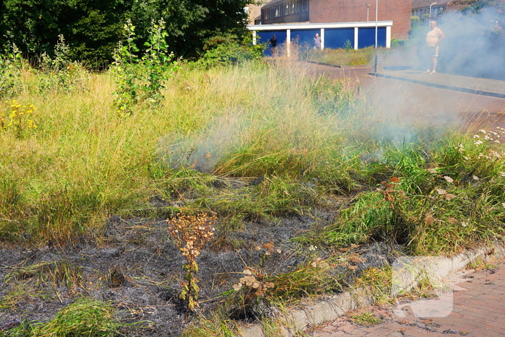 Brandweerinzet bij grasbrand
