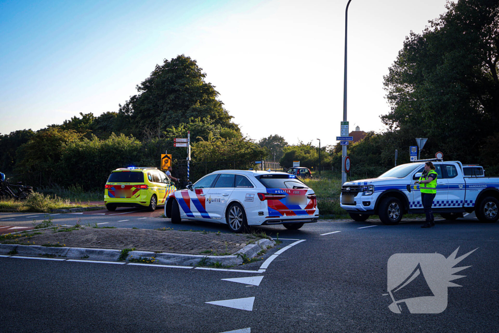 Ongeval tussen motorrijder en fietser leidt tot verwondingen