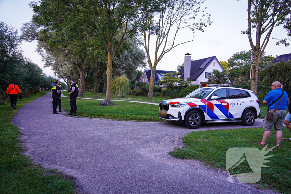 Gevonden kinderfiets langs waterkant leidt tot zoekactie