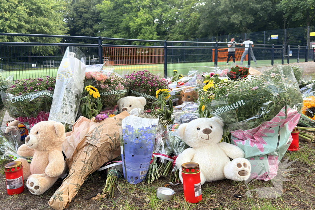 Bloemenzee voor omgekomen tiener