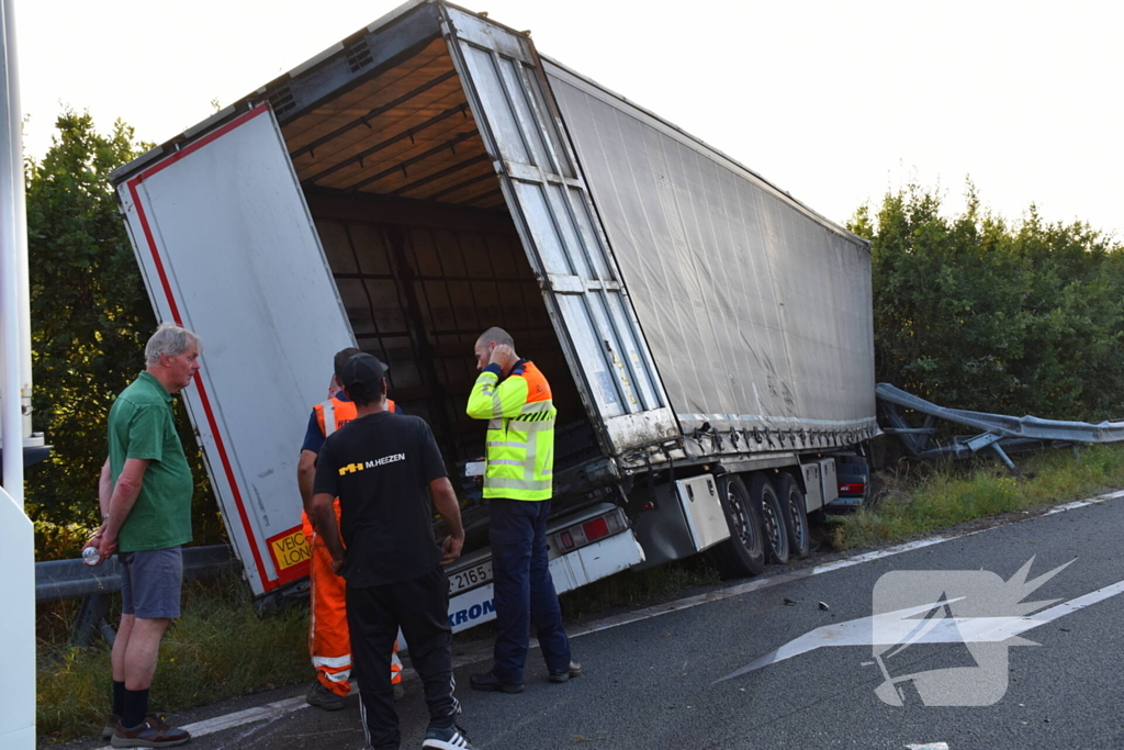 Klapband zorgt voor gewonden en enorme ravage